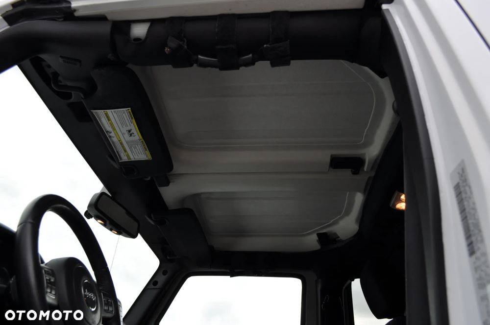 Jeep Wrangler 3.6 Unlim Black Edition II - 22