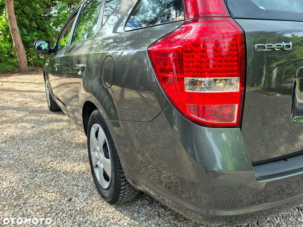 Kia Ceed 1.4 CVVT Dream-Team Edition - 9