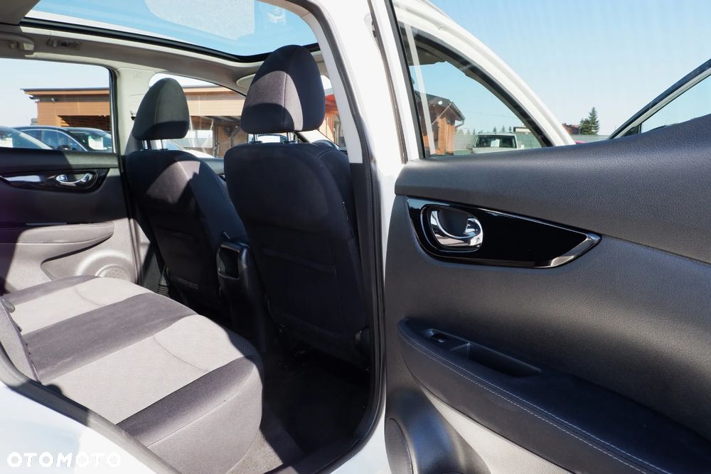 Nissan Qashqai 1.5 dCi N-Connecta - 9