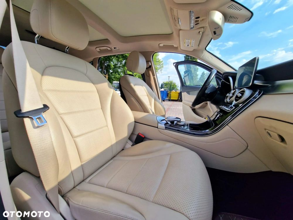 Mercedes-Benz GLC 300 4Matic 9G-TRONIC - 28