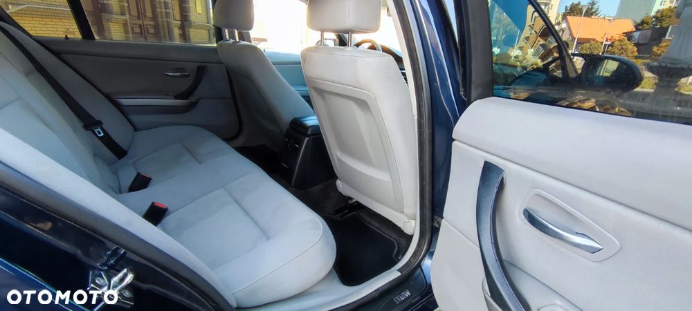 BMW Seria 3 320i - 18
