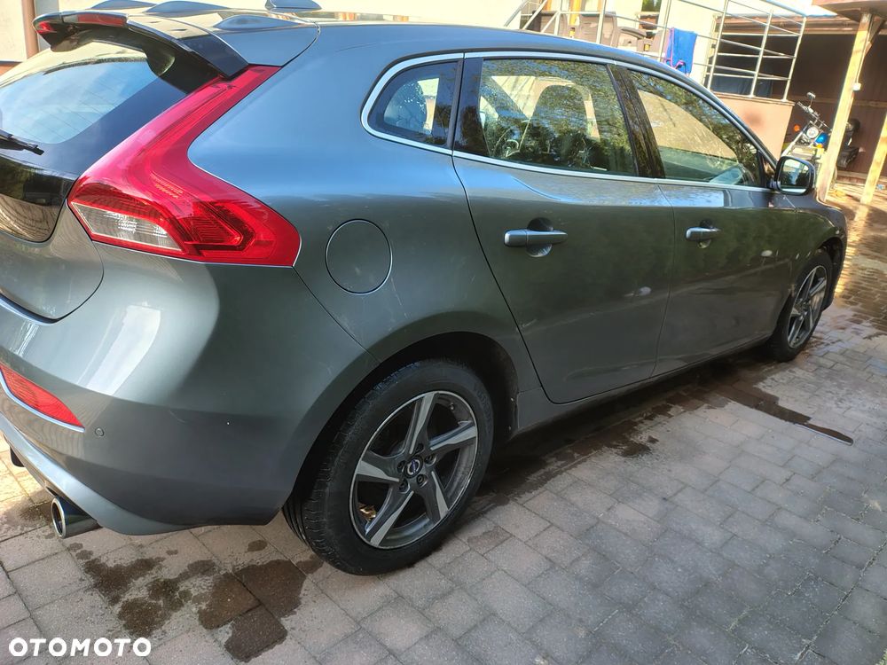 Volvo V40 D4 Drive-E R-Design Summum - 3
