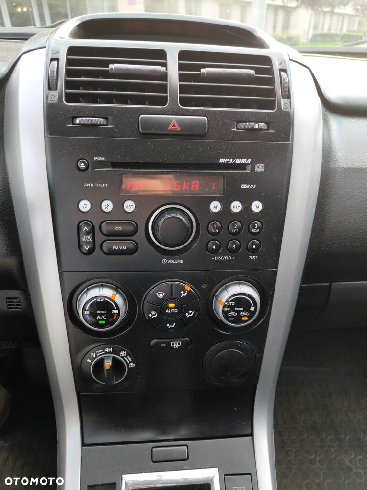 Suzuki Grand Vitara 2.0 De luxe - 7