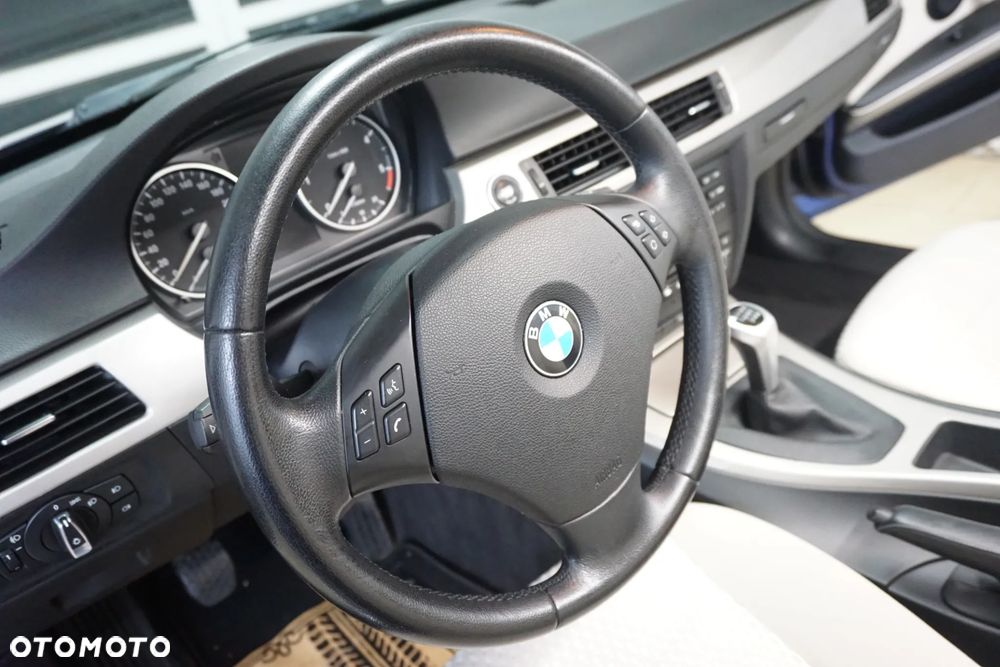 BMW Seria 3 320d xDrive - 21