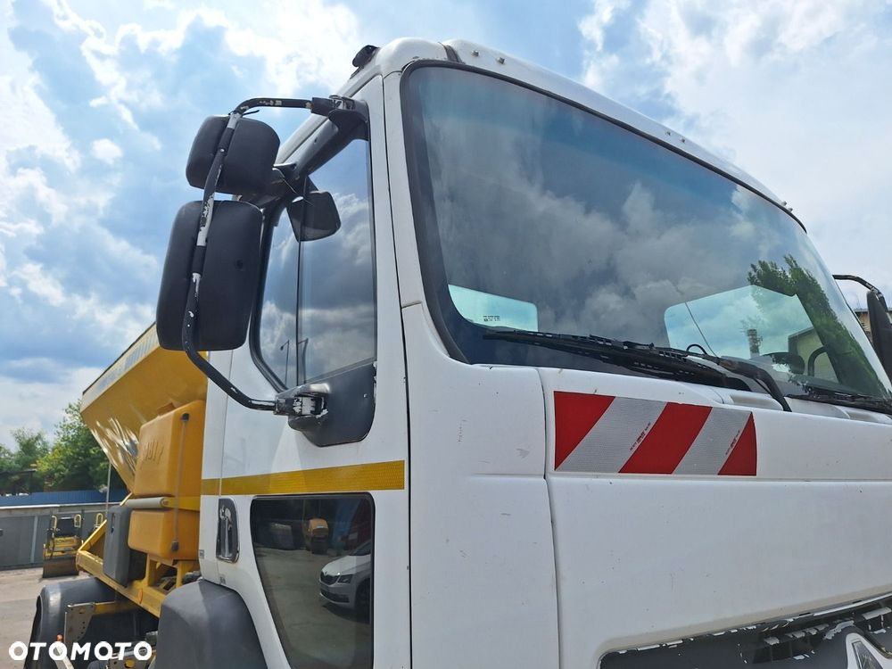Renault 270.18 4X2 - 30