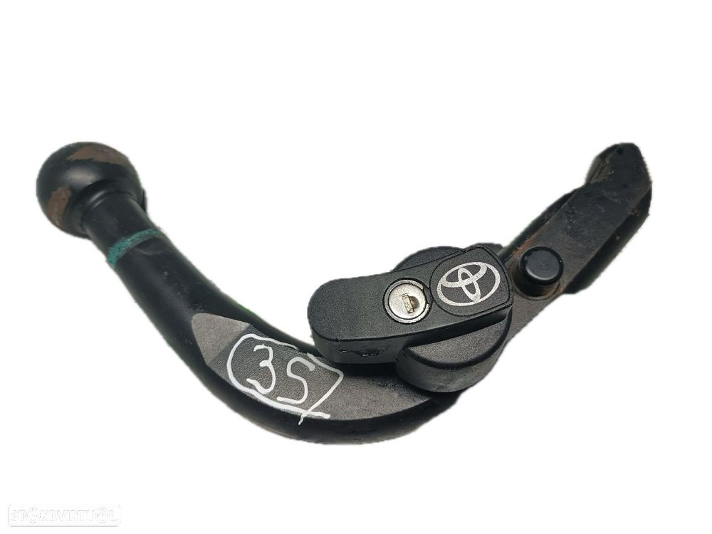 Gancho De Reboque / Engate Toyota Auris (_E15_) - 1