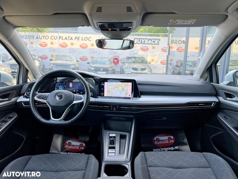 Volkswagen Golf - 8