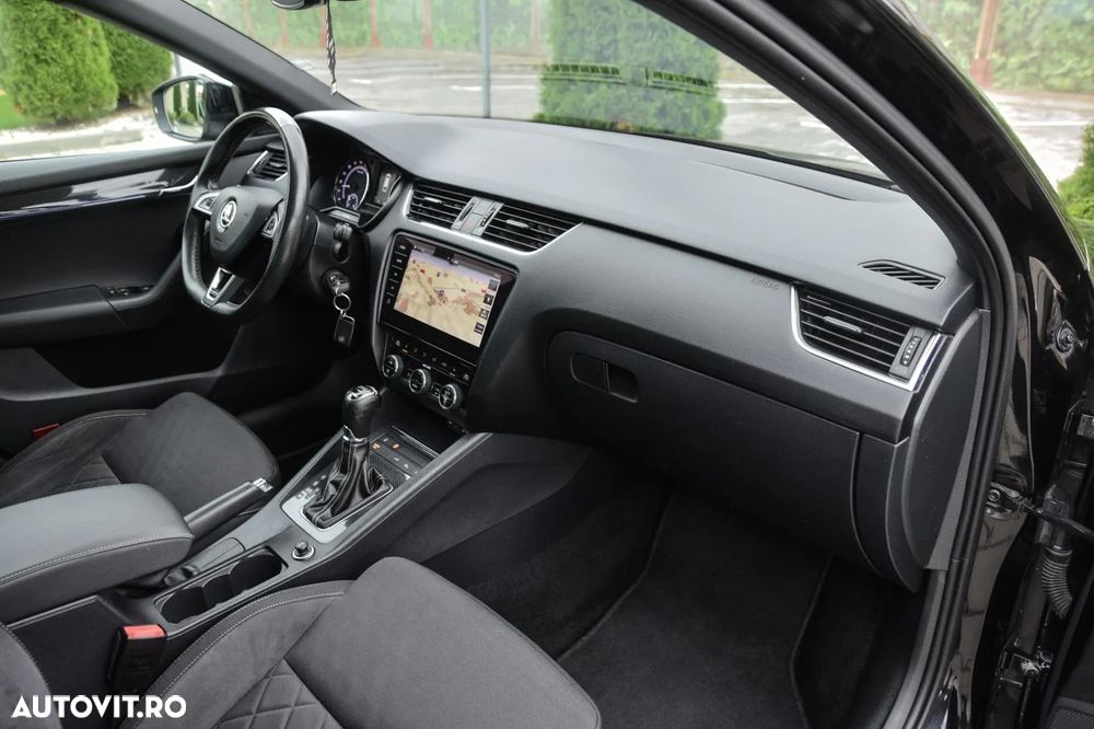 Skoda Octavia 2.0 TDI DSG RS - 18