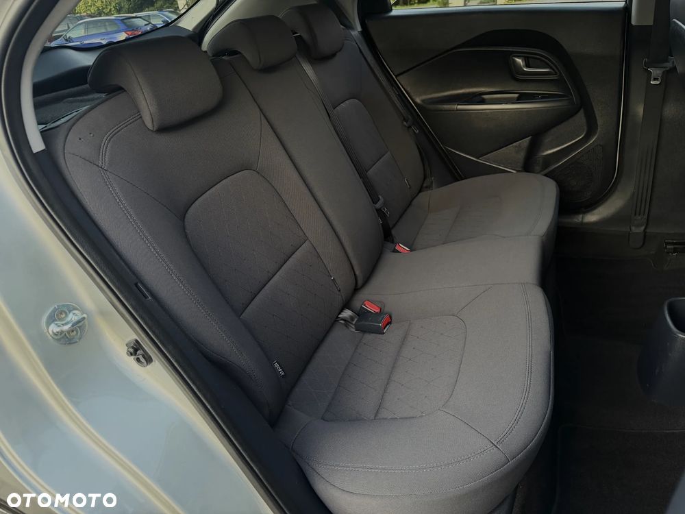 Kia Rio 1.2 ISG Uefa Euro 2016 - 26