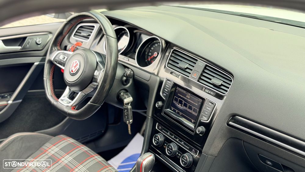 VW Golf 2.0 TSi GTi DSG - 15