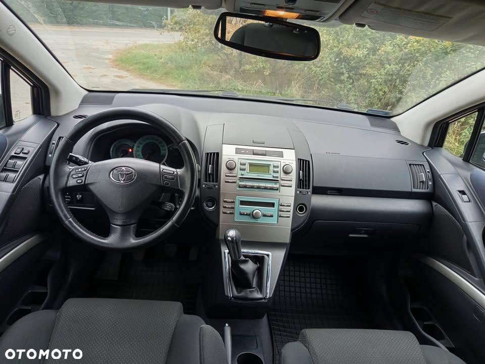 Toyota Corolla Verso - 5