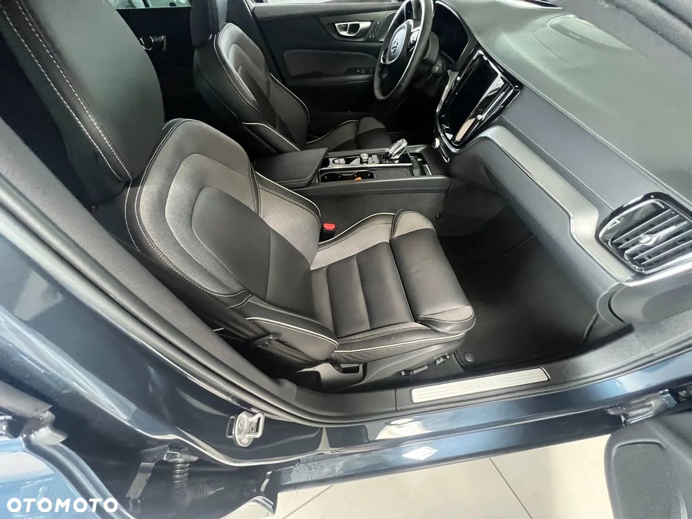 Volvo S60 B5 B AWD Ultimate Dark - 22