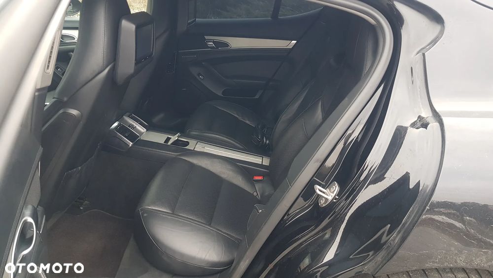 Porsche Panamera 4S PDK - 33