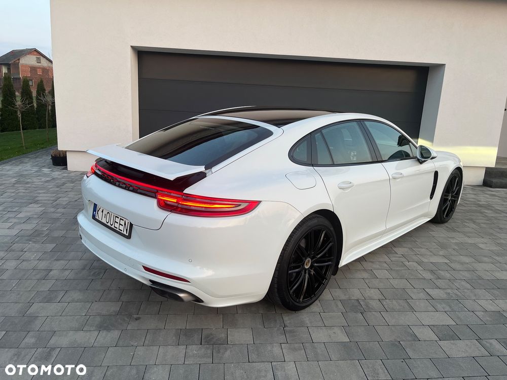 Porsche Panamera 4 - 23