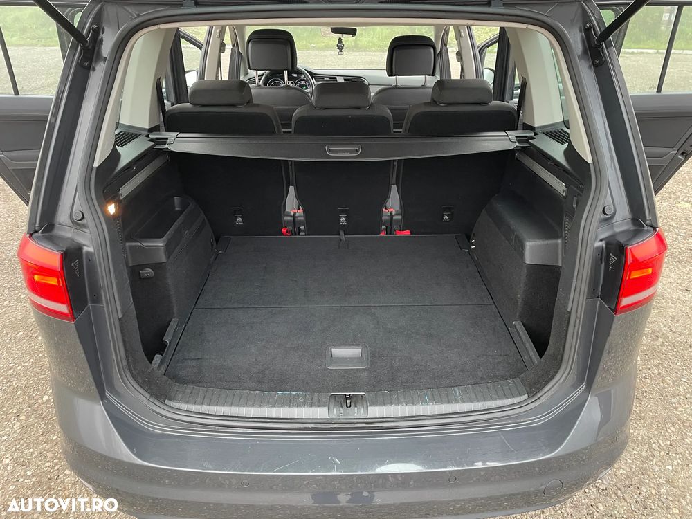 Volkswagen Touran - 14