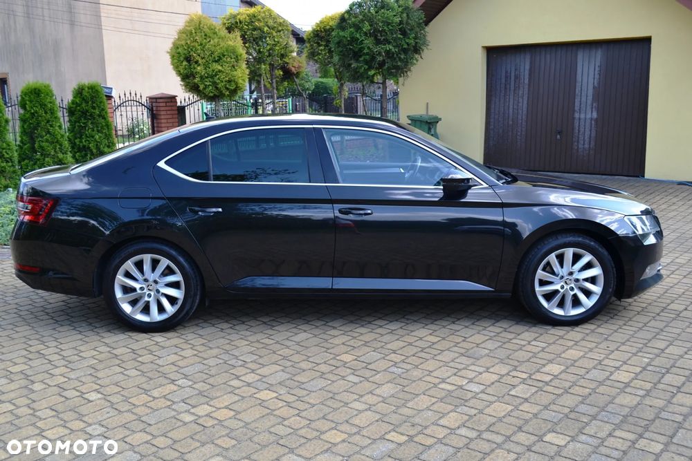 Skoda Superb 2.0 TDI DSG Style - 3