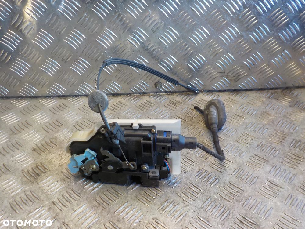 VOLKSWAGEN TOURAN I ZAMEK DRZWI LEWY PRZÓD - 2