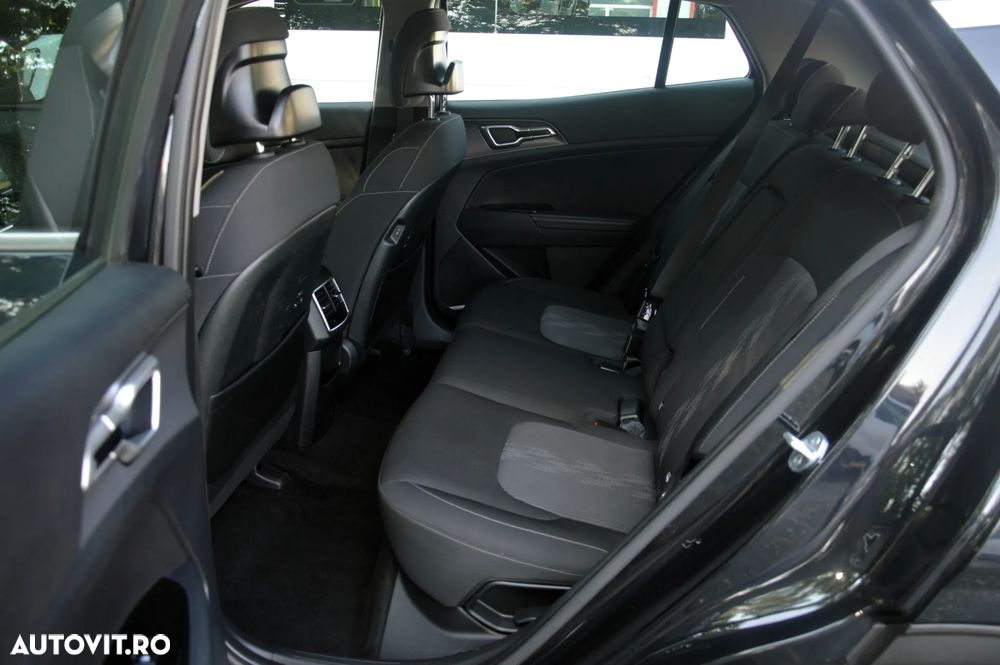 Kia Sportage 1.6 T-GDI PHEV 6AT 4x4 Business Line - 29