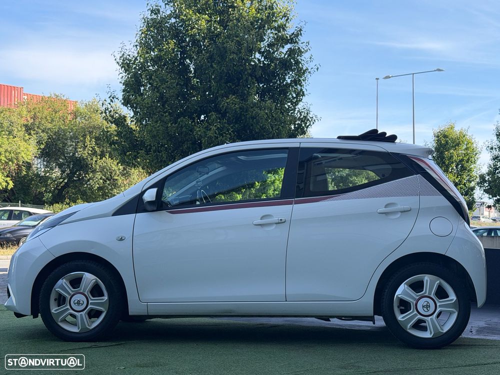 Toyota Aygo x-wave - 4