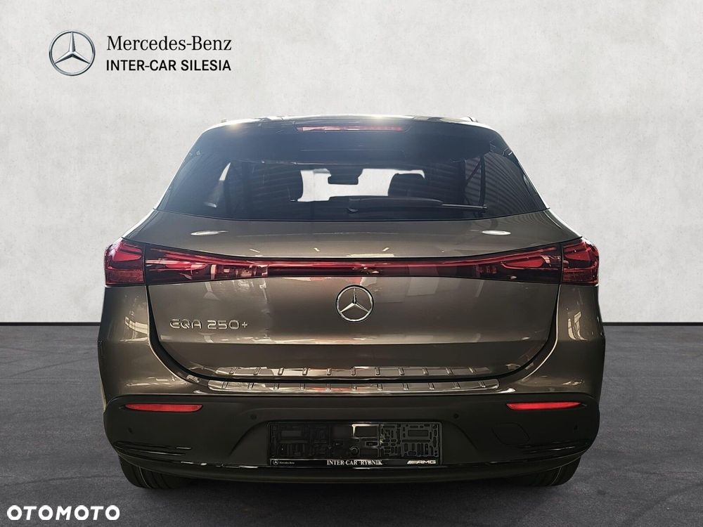 Mercedes-Benz EQA - 6