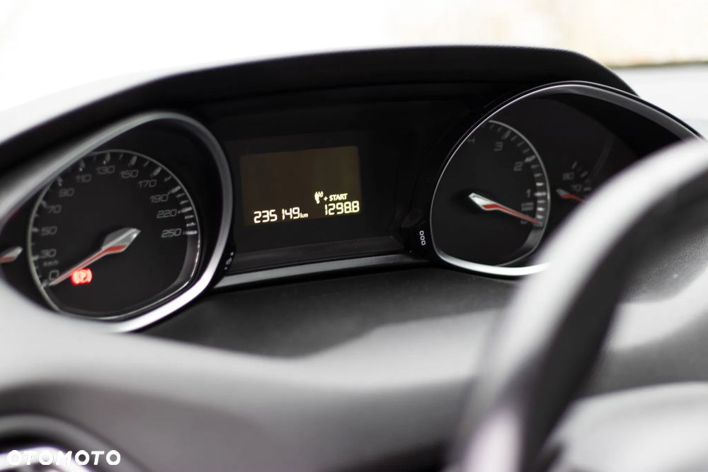 Peugeot 308 1.6 THP Active - 10