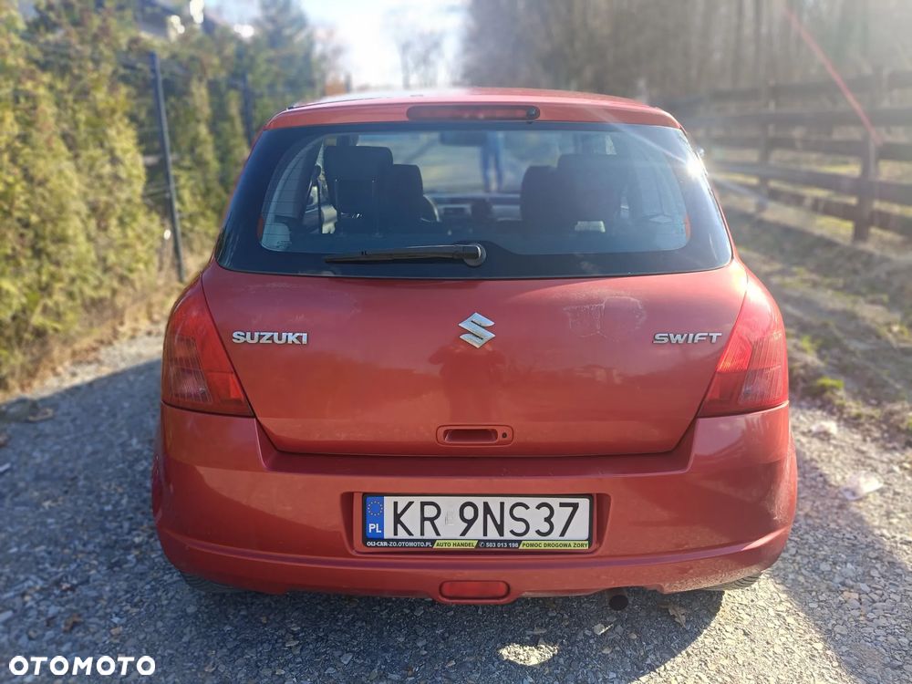 Suzuki Swift 1.3 Classic - 4