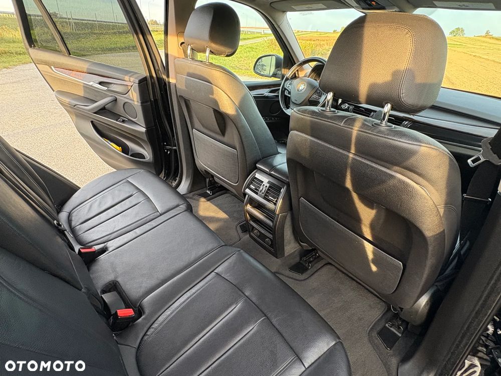 BMW X5 xDrive35i Edition Exclusive - 11