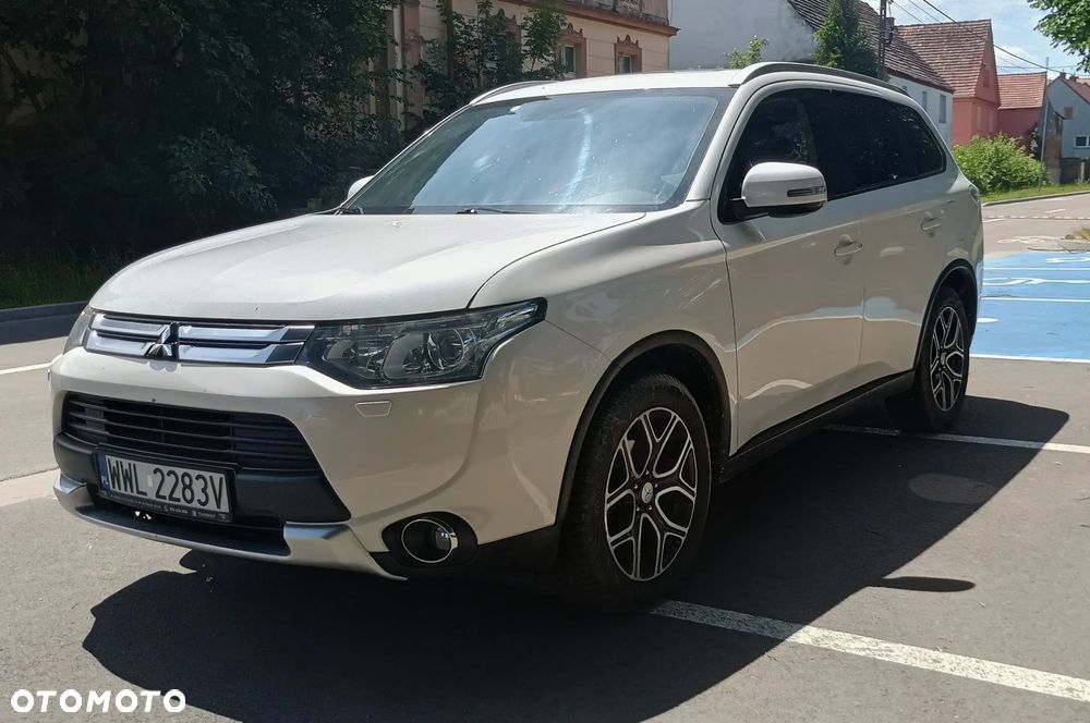 Mitsubishi Outlander 2.2 DID Instyle Navi - 1
