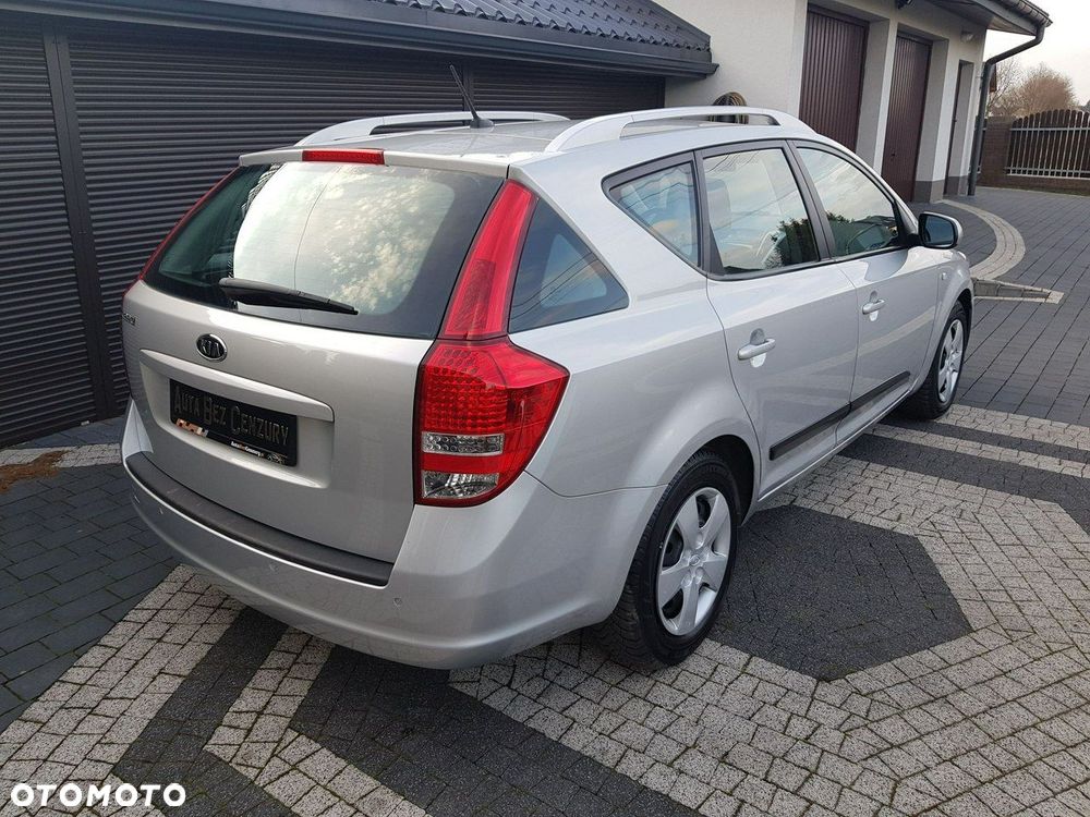 Kia Ceed - 13