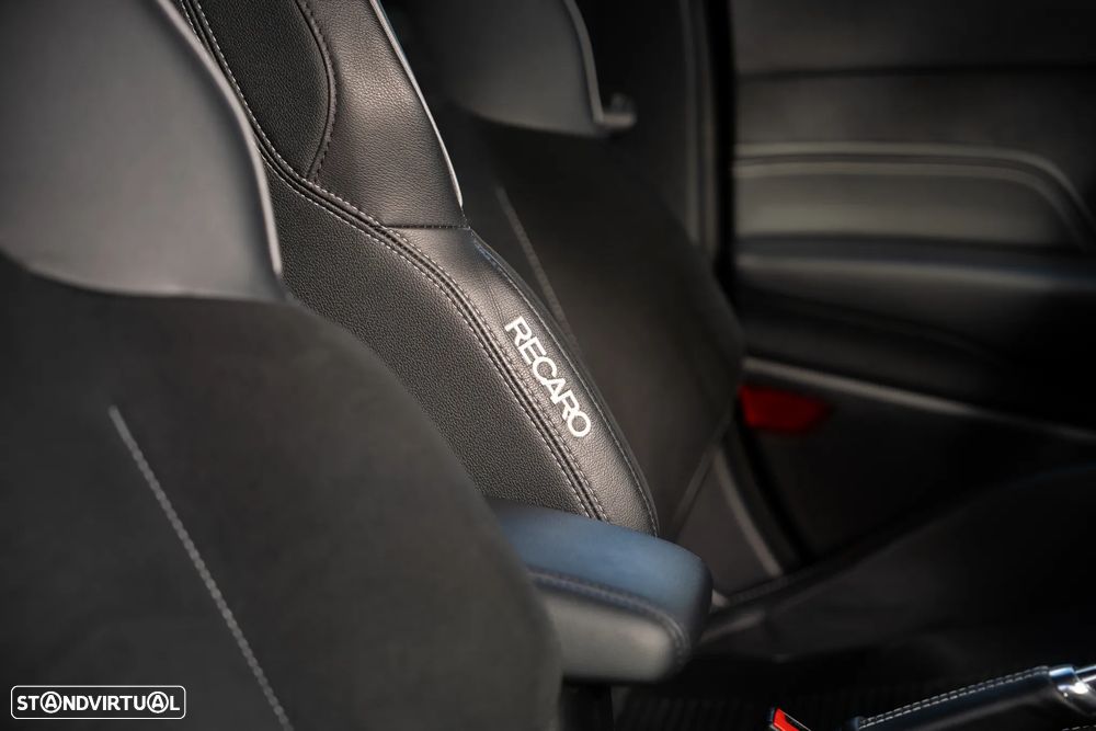 Ford Fiesta 1.5 EcoBoost S&S ST X - 25