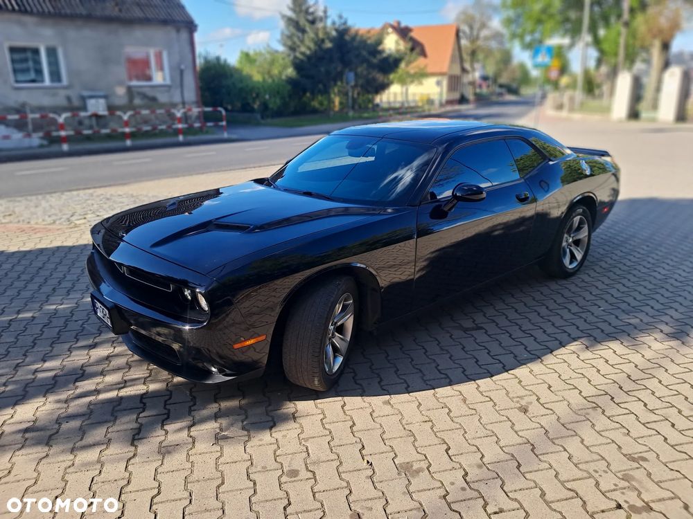 Dodge Challenger - 2
