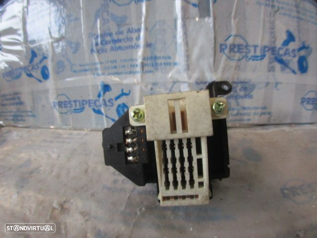 Interruptor Inter4392 HYUNDAI I30 SW 2010 1.6CRDI  16V 115CV 5P CINZA ESPELHOS Apoio Danificado - 4