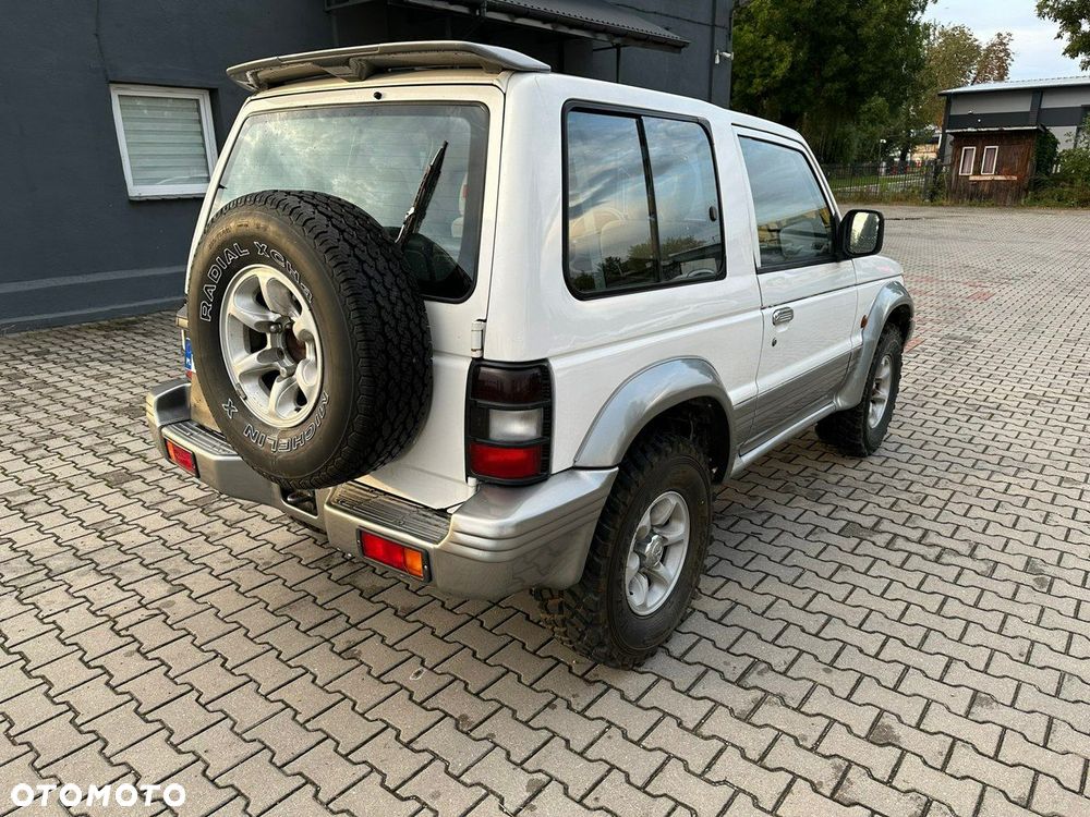 Mitsubishi Pajero - 4