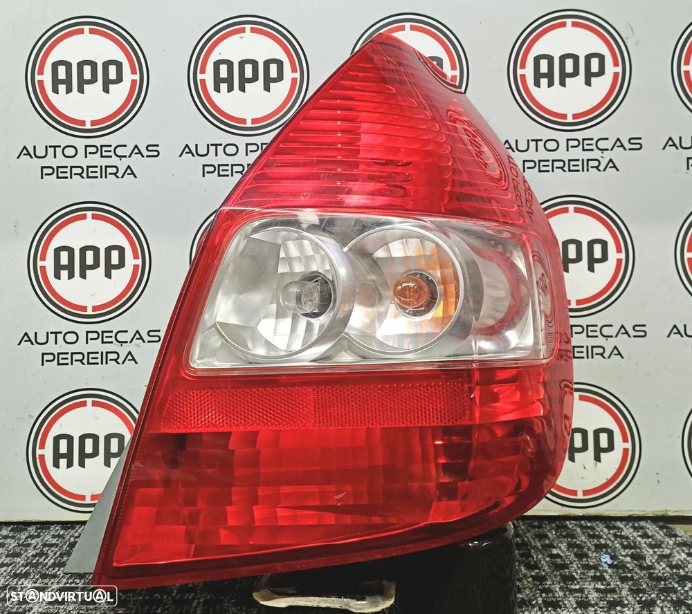 Farolins traseiros esquerdo e direito Honda Jazz de 2005. - 2