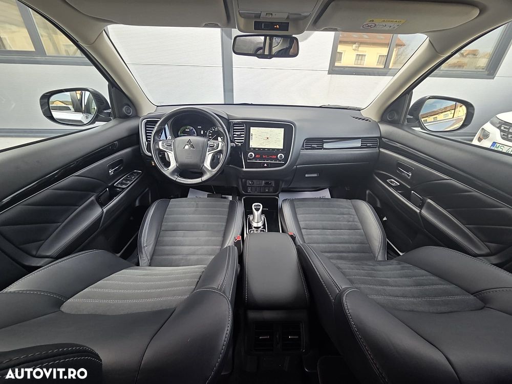 Mitsubishi Outlander - 13