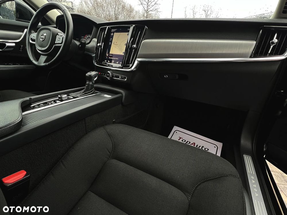 Volvo V90 D4 Momentum Pro - 17