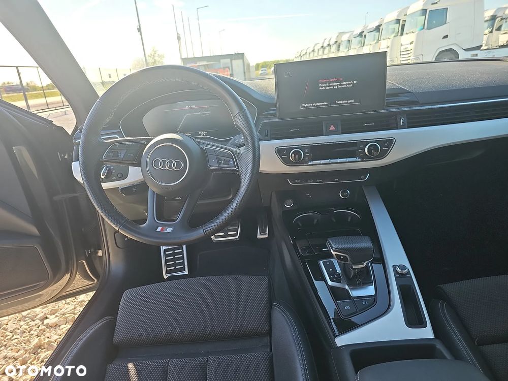 Audi A4 Limousine - 11