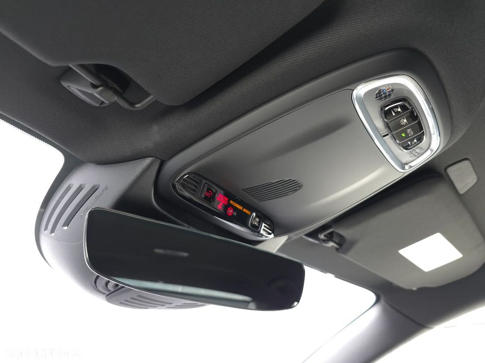 Volvo S90 T8 AWD Plug-In Hybrid Inscription - 22