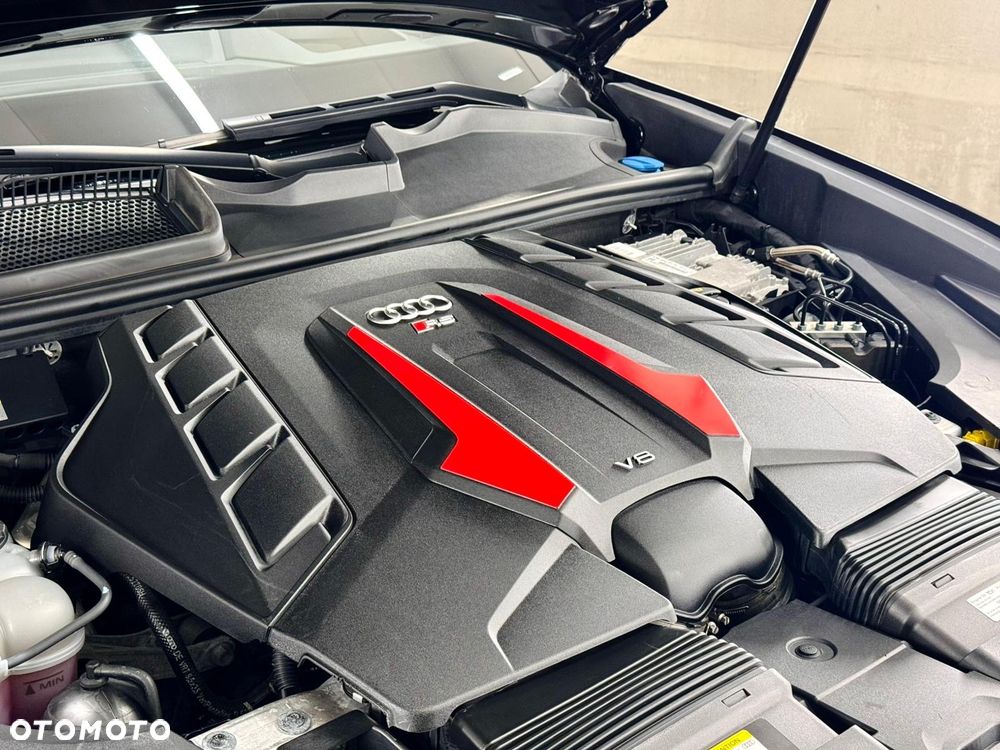 Audi RS Q8 - 8