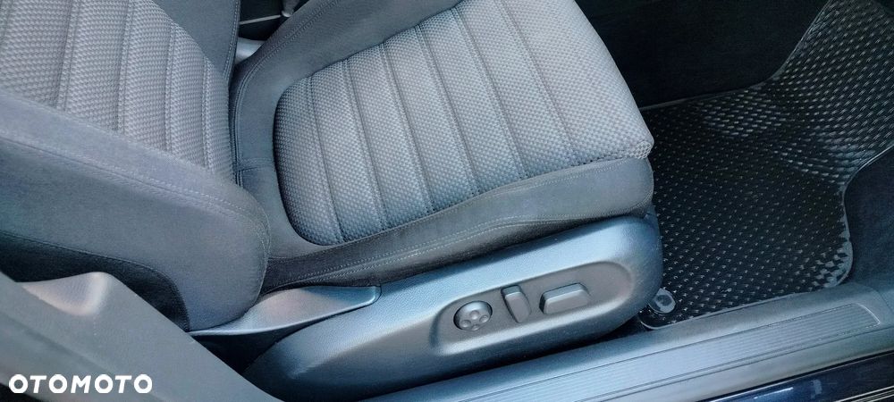 Volkswagen Passat 2.0 TDI DPF DSG Highline - 14