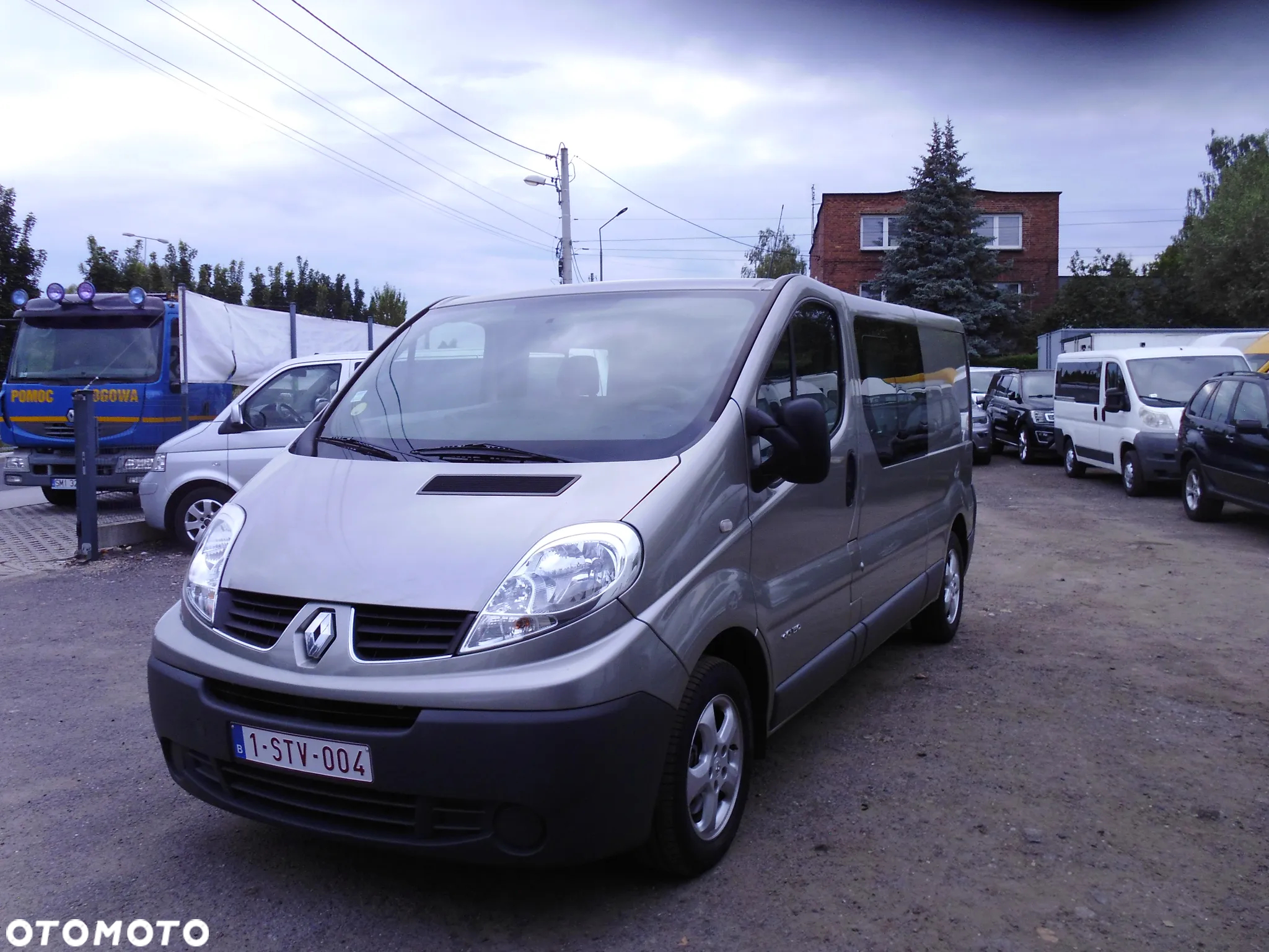 Renault TRAFIC - 2