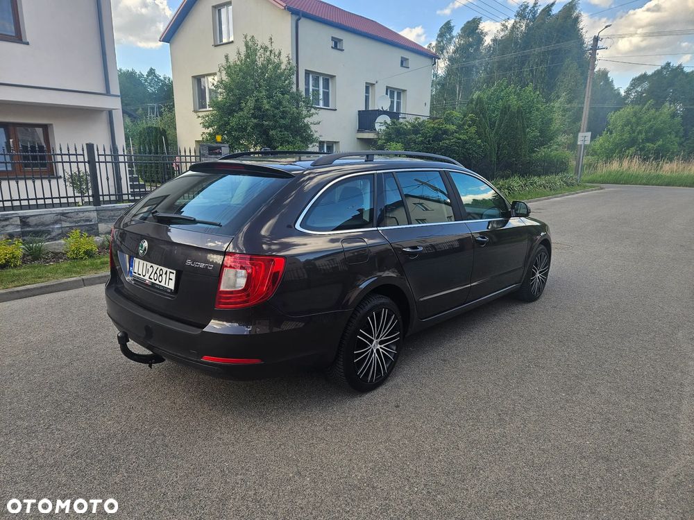 Skoda Superb 2.0 TDI DSG Elegance - 11