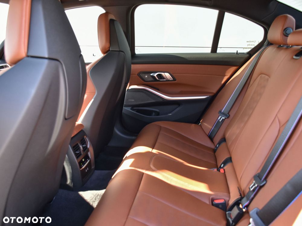 BMW M3 Competition xDrive sport - 21