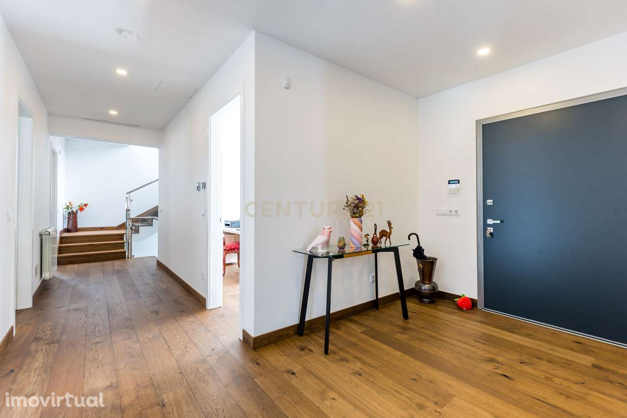 Moradia de Luxo T4 em Birre, piscina aquecida, jardim e garagem - Grande imagem: 5/60