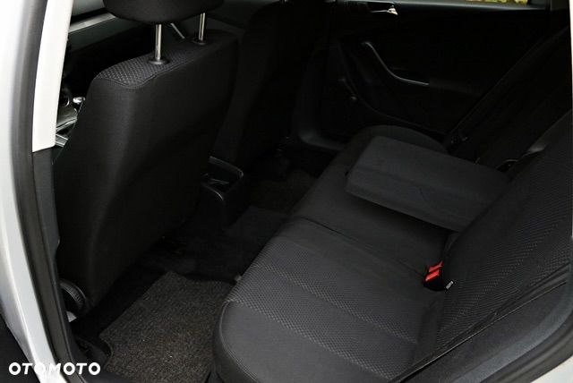 Volkswagen Passat 2.0 TDI Comfortline - 26