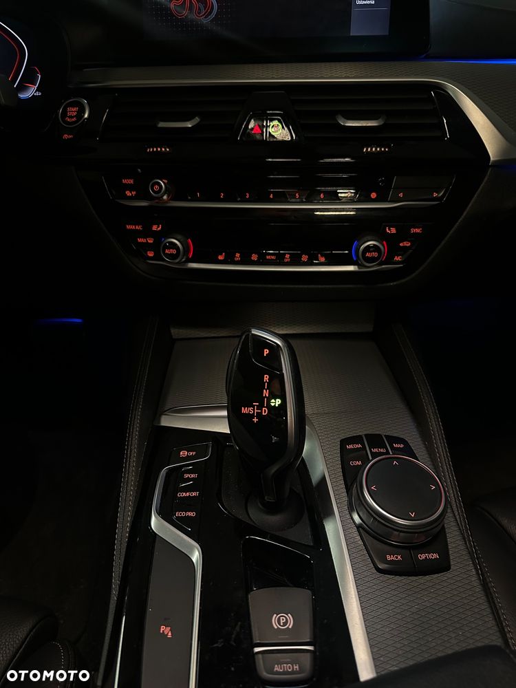 BMW Seria 5 520i M Sport sport - 27