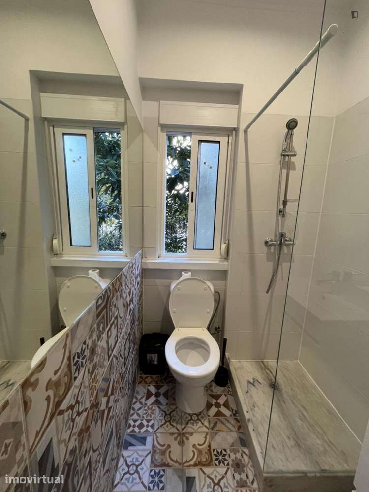 Quarto - localizado em Roma-Areeiro Lisbon - Grande imagem: 5/7
