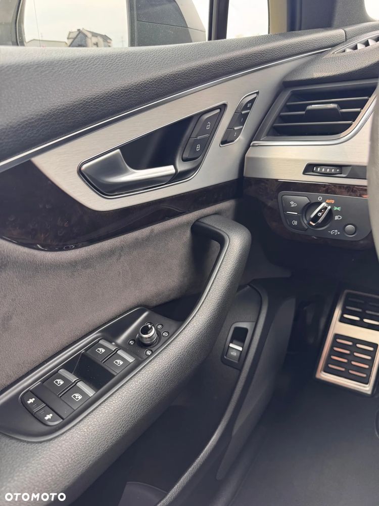 Audi SQ7 4.0 TDI Quattro Tiptronic - 17