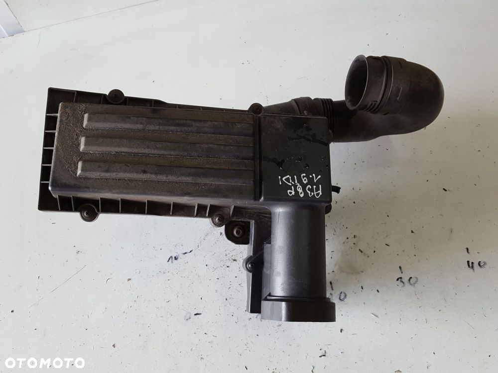 AUDI A3 8P 03-12 1.9 TDI OBUDOWA FILTRA POWIETRZA - 1