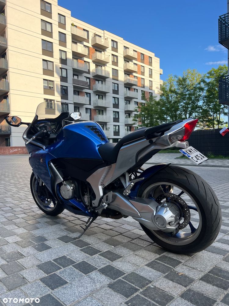 Honda VFR - 11
